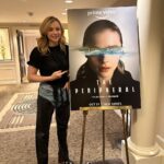 Chloë Grace Moretz Instagram - New York, Whatta week. Thank you to everyone who came to Comic-Con and got to check out our panel. So excited for you all to see this show @theperipheralpv , It’s gonna blow your minds!! :) love these guys more than anything ^ (swipe to the end for a fright)