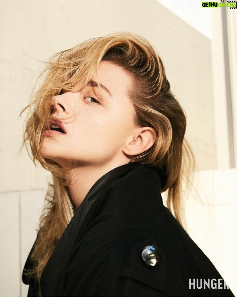 Chloë Grace Moretz Instagram - What a fun day ❤️ thank you @hungermagazine and what a wonderful conversation :) head to hunger magazines website to check out the full article ! Photographer @rachell_photo ⁠ Writer @cressideuxmille⁠ Editorial Director @devinderbains⁠ Creative Direction and Design @katastrophe.33⁠ Fashion Stylist @thegriceisright  Hair Stylist @gregoryrussellhair  Makeup Artist @storyofmailife  Manicurist @nailsbyshige  Fashion Assistant @catielaneismyname⁠ Photography Assistant @garey_quinn @stephen_goldstein⁠ Digital Artwork @golynkina