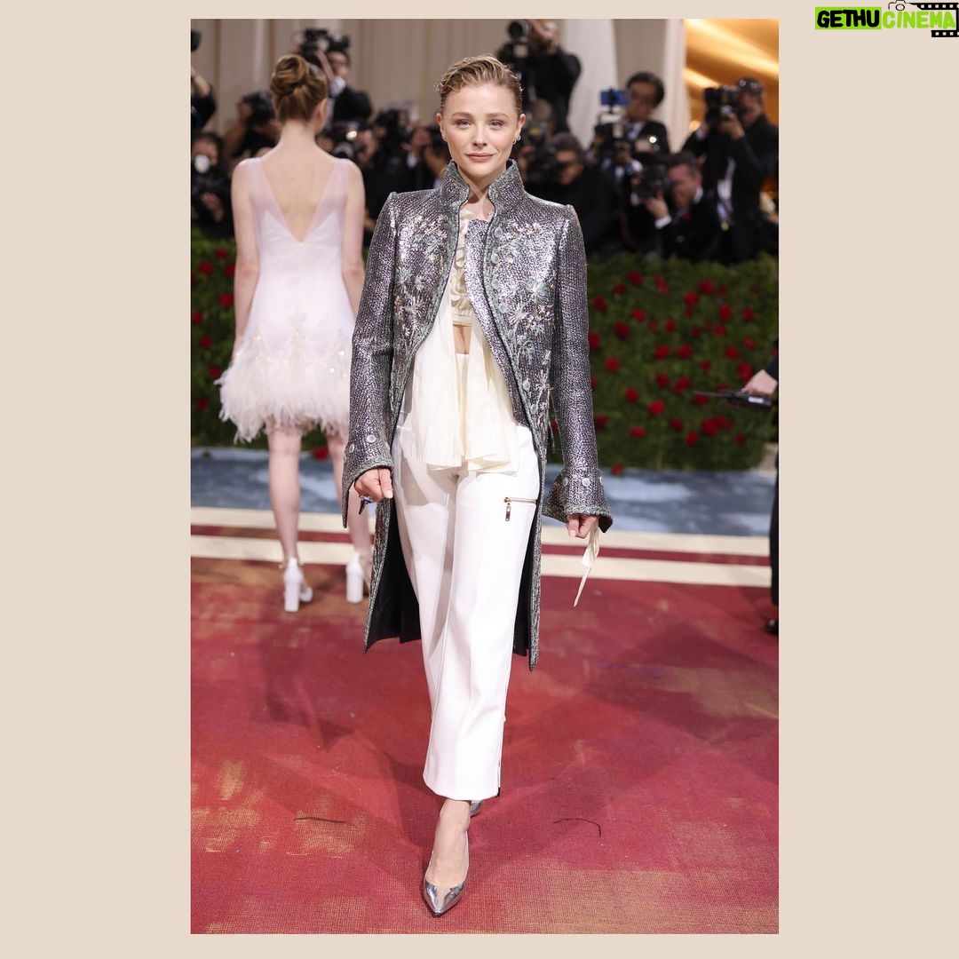 Chloë Grace Moretz Instagram - What a wonderful evening , with @nicolasghesquiere and @louisvuitton , thank you so much for having me 🤍 what a special group of gals :) #metgala2022 The Metropolitan Museum of Art, New York