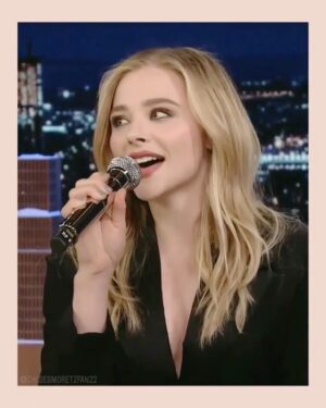 Chloë Grace Moretz Instagram - Sooo amongst other things … this happened on @fallontonight , hahaha @britneyspears you are my everythingg 🙌 🙌 go check out our chat we had on YouTube :)!