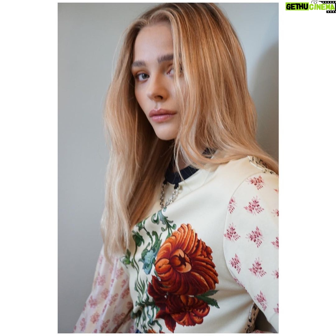 Chloë Grace Moretz - 507.5K Likes - 👀 special look yesterday for the @kellyclarksonshow out 12/15 for #MotherAndroid so watch out :)