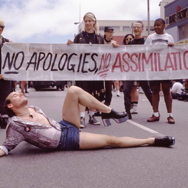 Chloë Grace Moretz Instagram - “I protested shoulder to shoulder with my lesbian, gay, bisexual, and transgender [ siblings ] for the right to be validated and treated like a person. I wasn’t a second-class citizen then and won’t be treated like one now!” - an incredible quote by Stonewall vet and trans activist #YvonneRitter in 1994 Happy global pride everyone ! 🏳️‍🌈 🌈 🏳️‍🌈today is such an important day, wave the flag high and proud !! 🏳️‍🌈 🌈 🏳️‍🌈 let’s keep making progress And using this time to capitalize on the momentum we have going ! Get out and #Vote ! #blacktranslivesmatter #globalprideday #allblacklivesmatter Credit to these photos @discovegay — I turned the comments off on this post because #LOVEWINS and this post is to spread POSITIVITY and not give a platform for people to spread hate in the comments #OnlyLove
