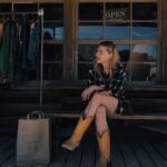 Chloë Grace Moretz Instagram - Desert 🏜 (swipe to the end for the quick draw cowboy)