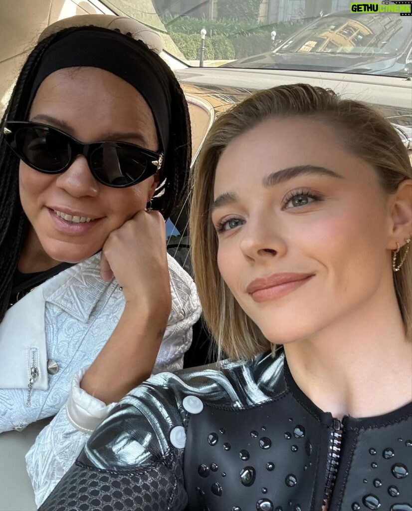 Chloë Grace Moretz Instagram - What an incredibly beautiful show @nicolasghesquiere @louisvuitton bravo 🤍 thank you for another wonderful trip to paris 🤍 what a dream 💫