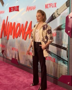 Chloë Grace Moretz Instagram - #Nimona premiere day , whatta beautiful movie. So proud to be part of this ❤️ so excited for you all to watch it only on Netflix June 30th!