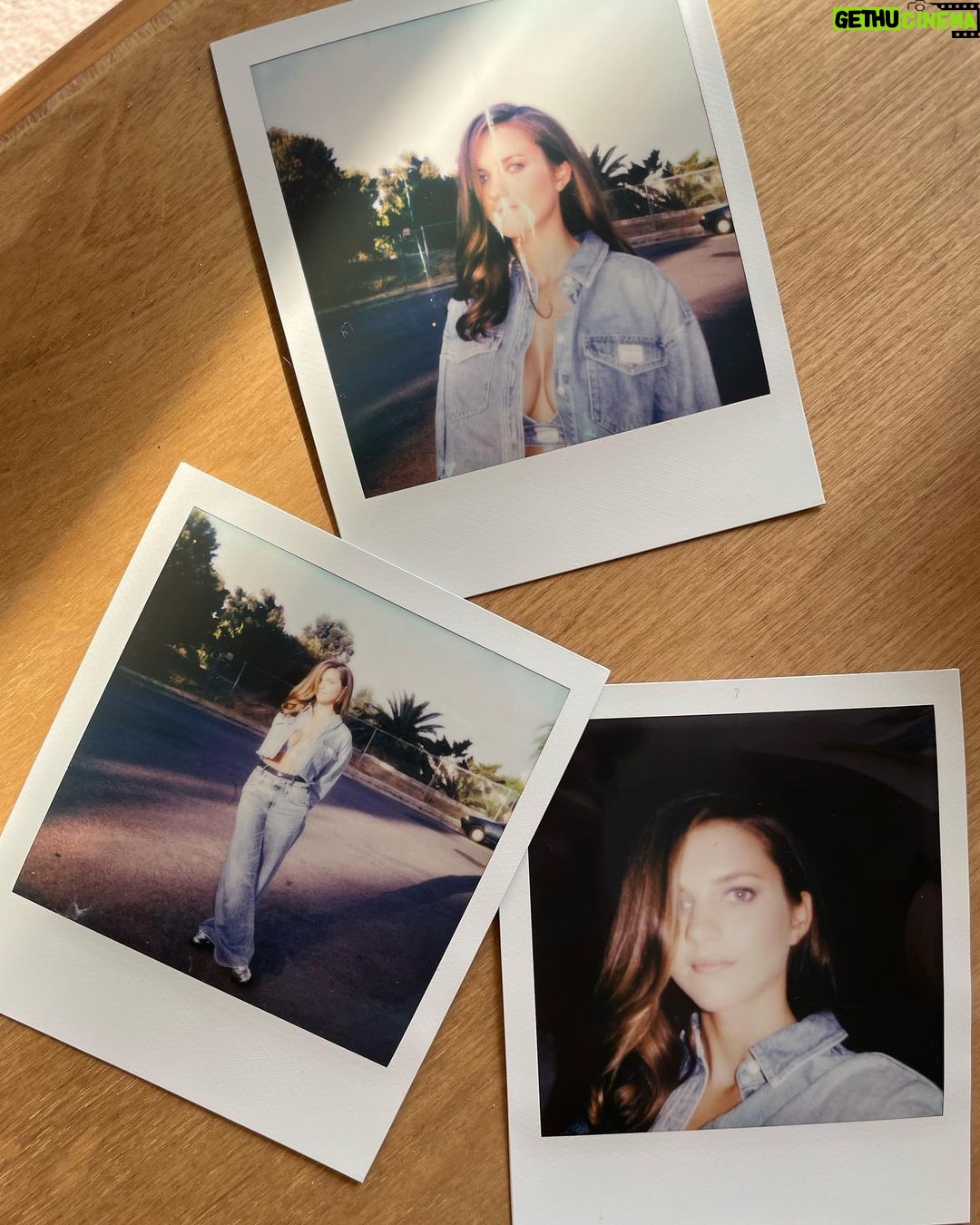 Chloe East Instagram - Canadian tux night with @mollyddickson @madewell + @variety
