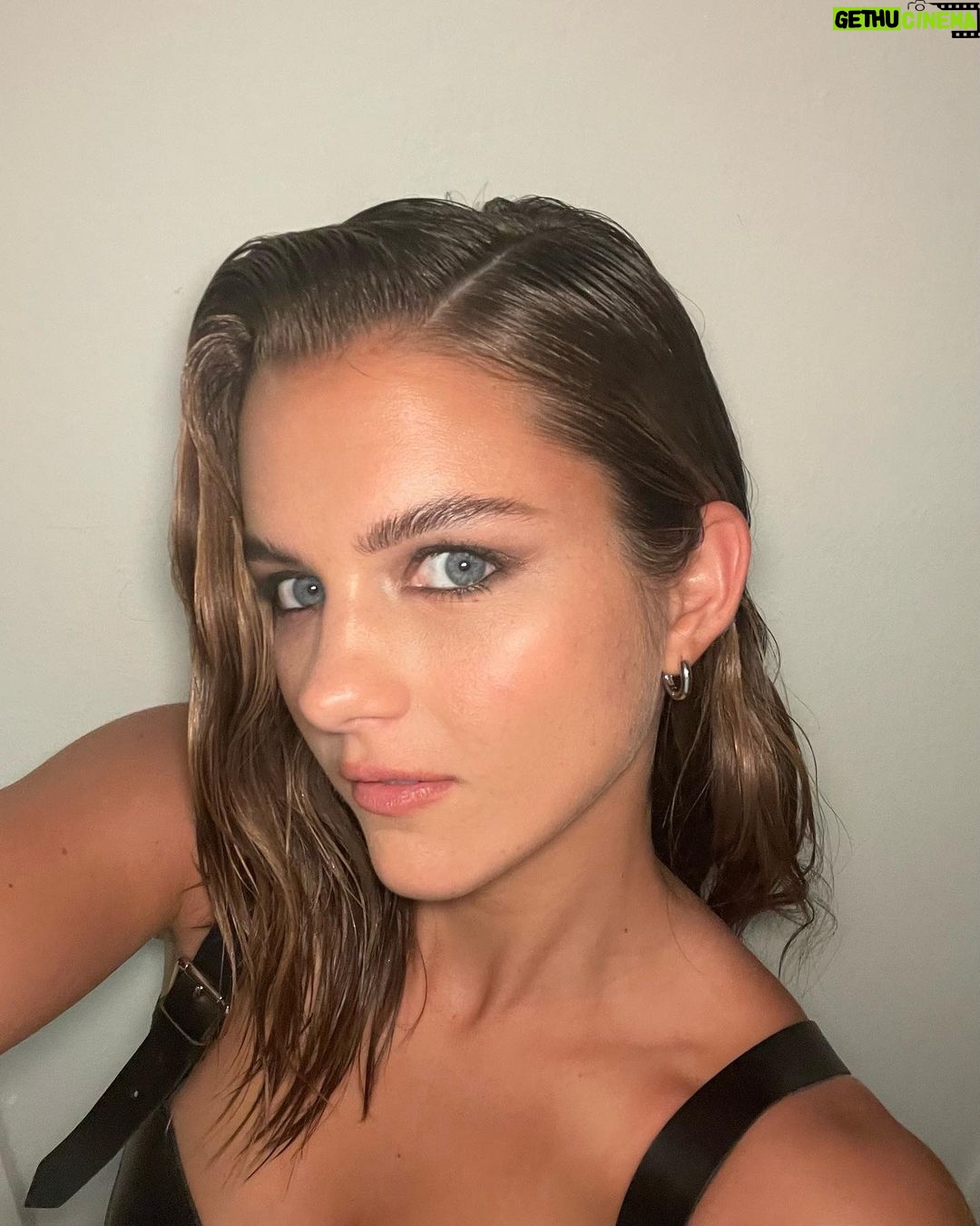 Chloe East Instagram - 🖤 for @gq #gqmoty 🖤