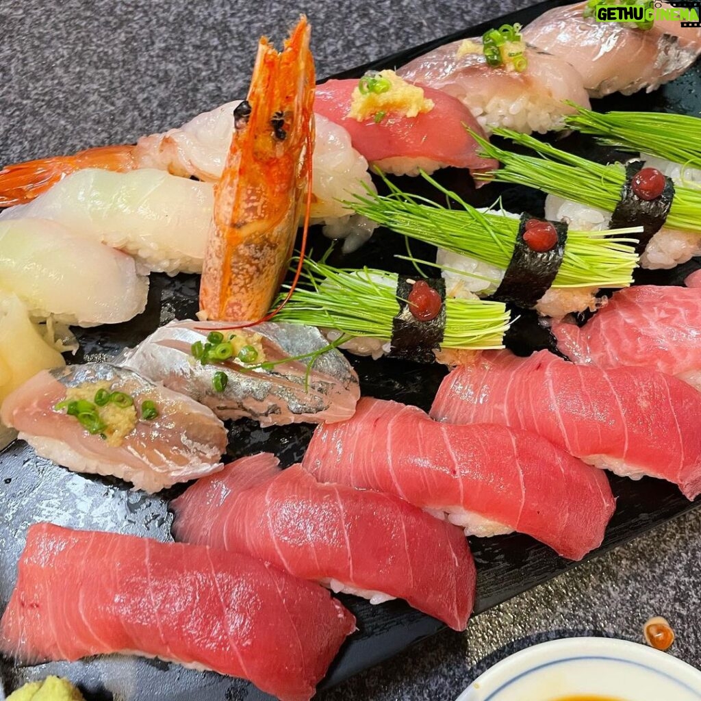 Chloe East Instagram - Zanmai sushi Shunjuku Tokyo