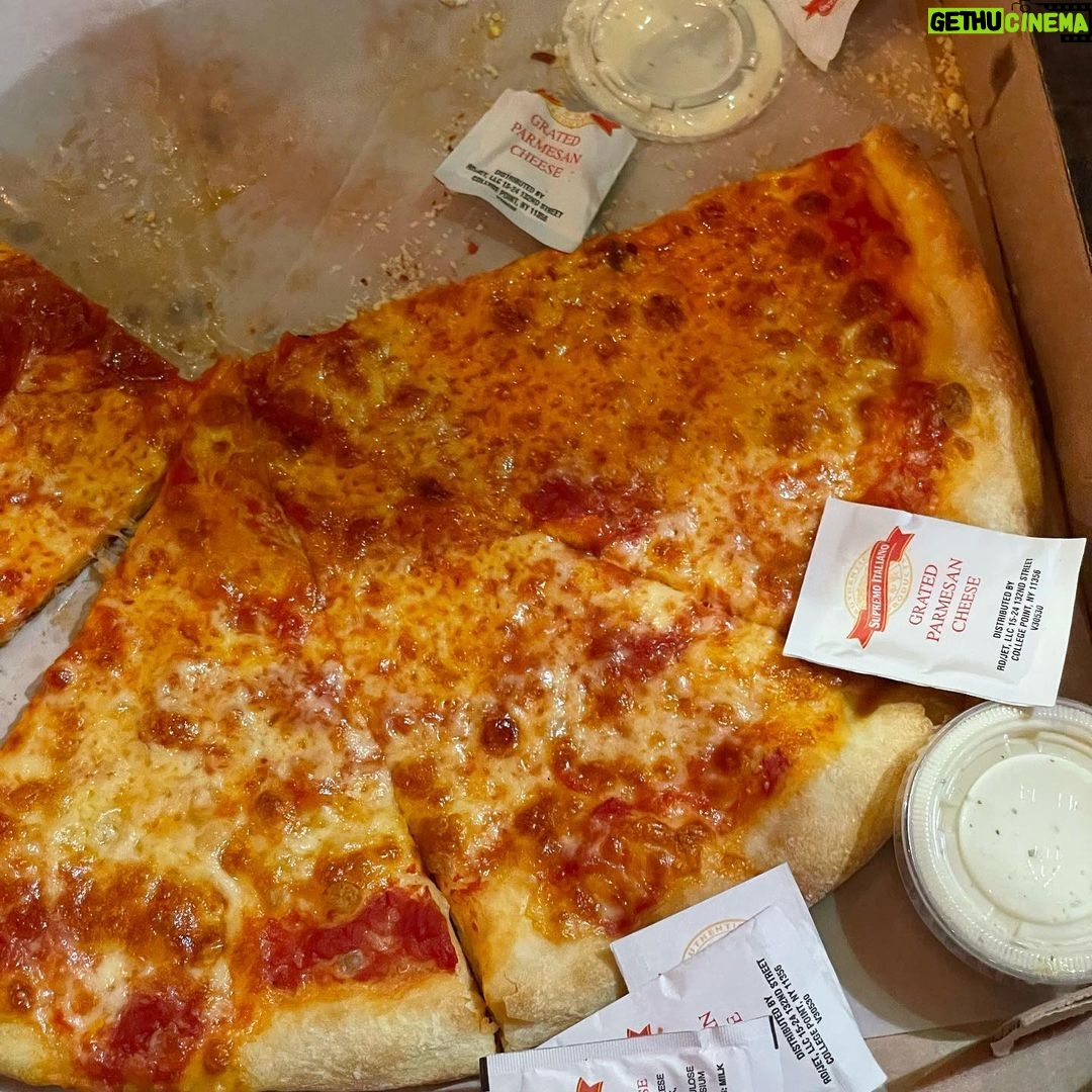 Chloe East Instagram - 2022 in review ?, LA — @secretpizzala (10/10) Cape Cod, MA — Spiratus Pizza (8.5/10) Atlanta, GA— Varuni Napoli (7.8/10) Glendale, LA — Moonlight Rollerway (3.5/10) Silverlake, LA — Tomato Pie (7/10) NY — Vito’s Slices & Ices (9/10) Malibu — Soho house (6.9/10) Brentwood, LA — Pizzanna (7/10) Marina de rey, LA — Costco (10/10) Santa Monica, LA — Joes Pizza (8.5/10)