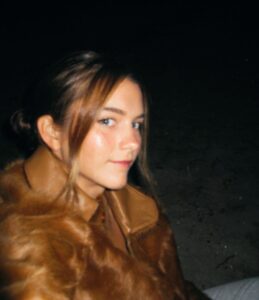 Chloe East Instagram - @allimarye 🧥🧥🧥🧸🧸🧸 Vancouver, British Columbia