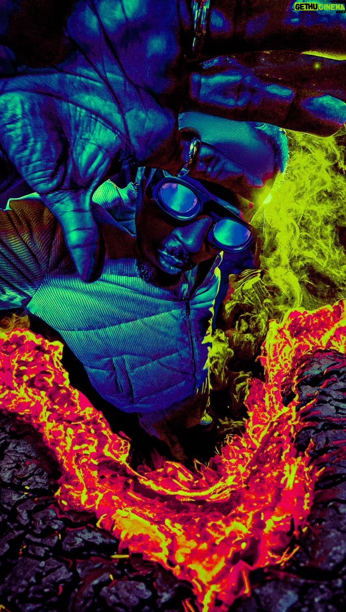 Chris Brown Instagram - GIVING YALL THE ALBUM EARLY.. Drops tomorrow night at 9pm west coast/. 12:00 midnight eastern. The album was supposed to drop Saturday.. but we dropping early I’m just correcting what I said in the post 🤣
