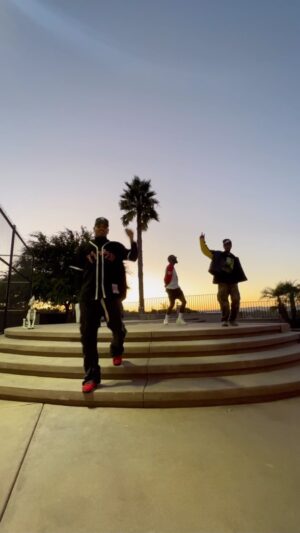 Chris Brown Instagram - @shaqfamous_ @jblazeofficial @dancer_boysmith new music/video Friday🌊 sensational