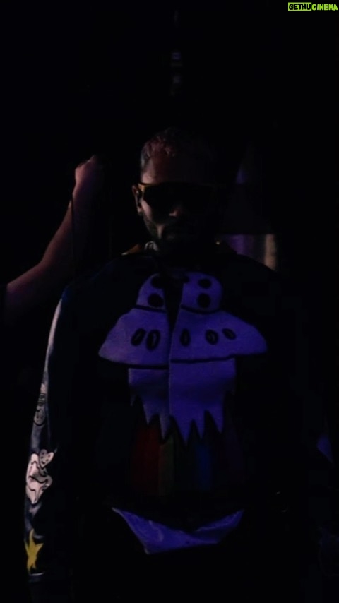 Chris Brown Instagram - GO watch “the under the Influence TOUR “ webisodes 1, 2 and 3 on my YouTube channel. More webisodes on the way… stay tuned ❤️ LOVE YALL