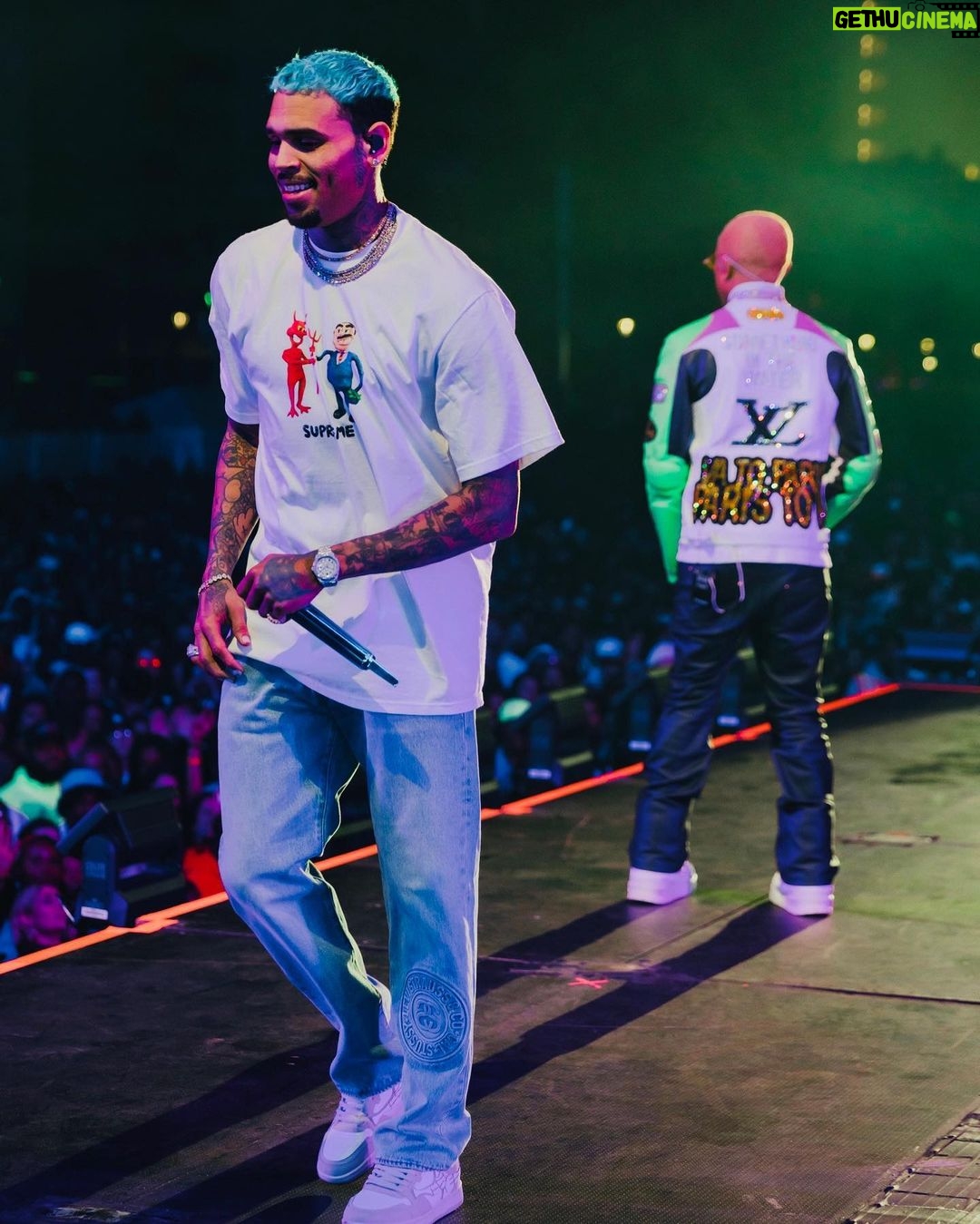Chris Brown - 513.8K Likes - SOMETHING IN THE WATER ๐ฆโค๏ธ