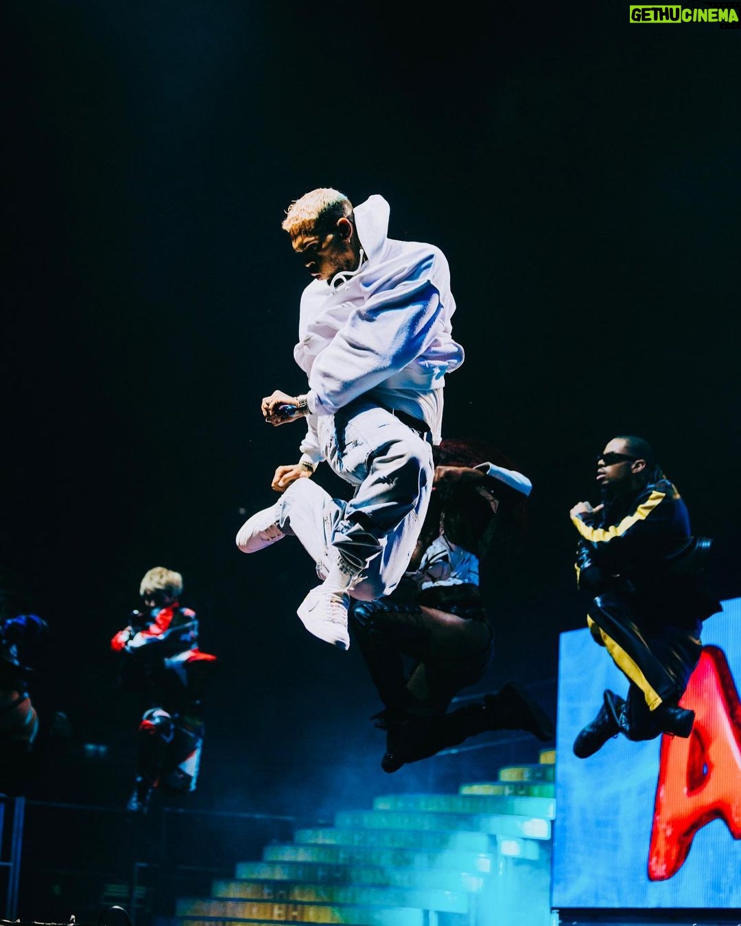 Chris Brown Instagram - LONDON #6 ❤️ thank yall so much for everything ❤️❤️❤️❤️