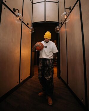 Chris Brown Instagram - Let’s make love on a cloud , you’re the MOONLIGHT