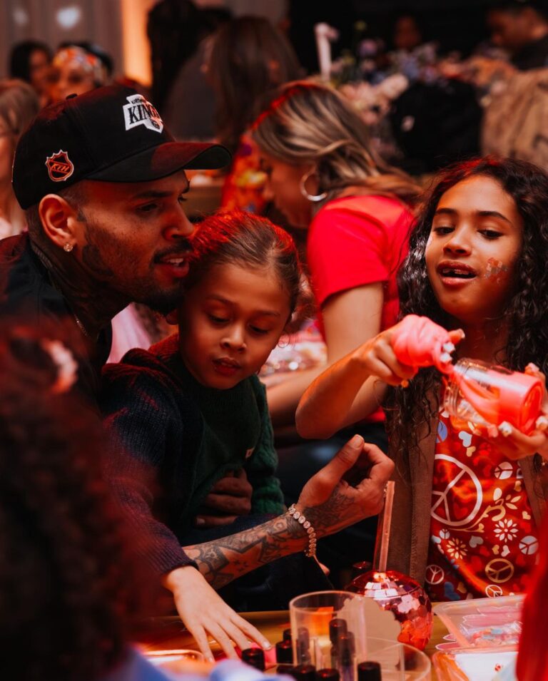 Chris Brown Instagram - The best part of me is MY KIDS ❤️.