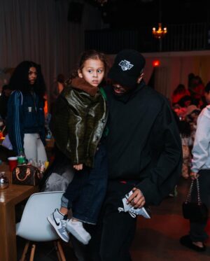 Chris Brown Instagram - The best part of me is MY KIDS ❤️.
