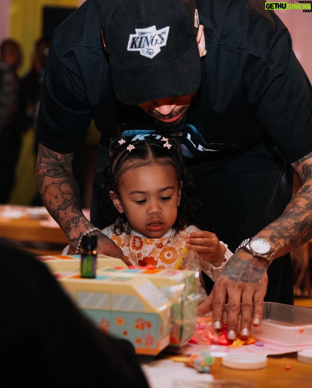 Chris Brown - 1 Million Likes - The best part of me is MY KIDS โค๏ธ.