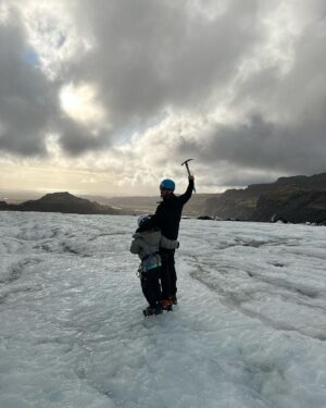 Chris Hemsworth Instagram - A little Icelandic adventure with my girl ❤️ 🧊@glacierencounter