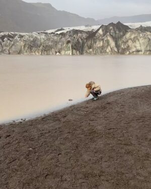 Chris Hemsworth Instagram - A little Icelandic adventure with my girl ❤️ 🧊@glacierencounter
