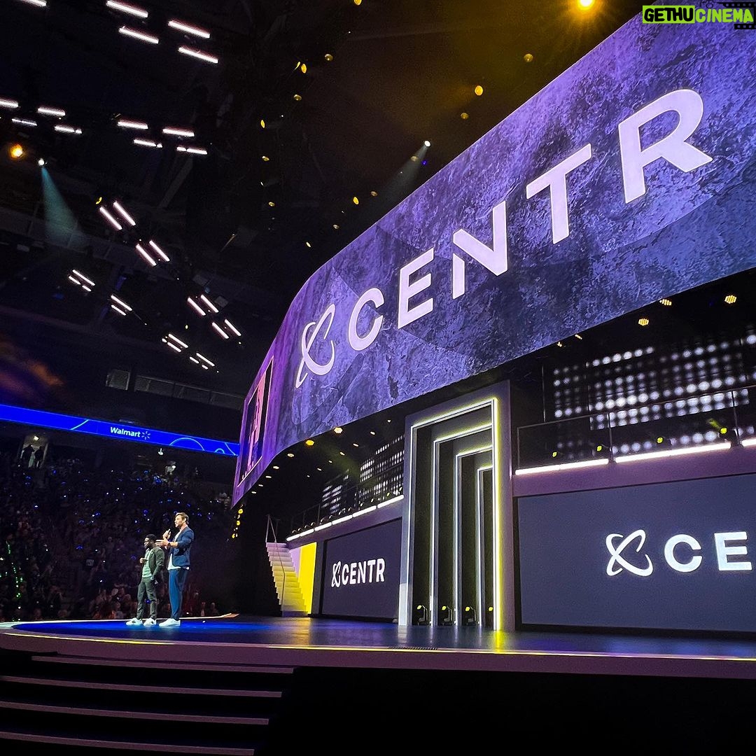 Chris Hemsworth Instagram - Earlier this summer, I had the opportunity to introduce @centrfit’s new products to the @walmart team (and @kevinhart4real). It was an honor to share our products, designed to support health and wellness journeys at every level. 💪 Bringing @centrfit to @walmart was an incredible way to help us in our mission to make holistic health and wellness accessible for all. Our range of in-home equipment can be used alone or can be seamlessly integrated with the @centrfit app. Be sure to check online or in-store at @walmart to order yours today.