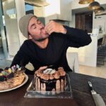 Chris Hemsworth Instagram - Thank you for all the birthday wishes! Another lap around sun and still goin strong! I can safely say not a single piece of cake made it through the night 🎂 🍰 🧁