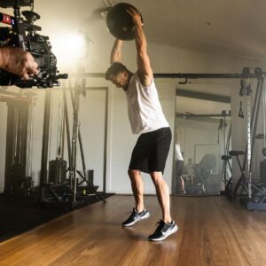 Chris Hemsworth Instagram - Have a go at this upper body session!! Hitting back, chest, shoulders, and triceps @centrfit 

Warm-up 
Ball slams - 10 
Rest 30 seconds - 4 sets 

Superset 
Bent over rows (left & right) - 10 reps 
Push-ups - 15 reps 
Rest 60 seconds - 4 sets total 

Triset 
Renegade row (left & right) - 8 reps 
Lateral raise - 8 reps 
Tricep push down - 10 reps 
Rest 60 seconds - 4 sets total