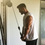 Chris Hemsworth Instagram – Have a go at this upper body session!! Hitting back, chest, shoulders, and triceps @centrfit 

Warm-up 
Ball slams – 10 
Rest 30 seconds – 4 sets 

Superset 
Bent over rows (left & right) – 10 reps 
Push-ups – 15 reps 
Rest 60 seconds – 4 sets total 

Triset 
Renegade row (left & right) – 8 reps 
Lateral raise – 8 reps 
Tricep push down – 10 reps 
Rest 60 seconds – 4 sets total