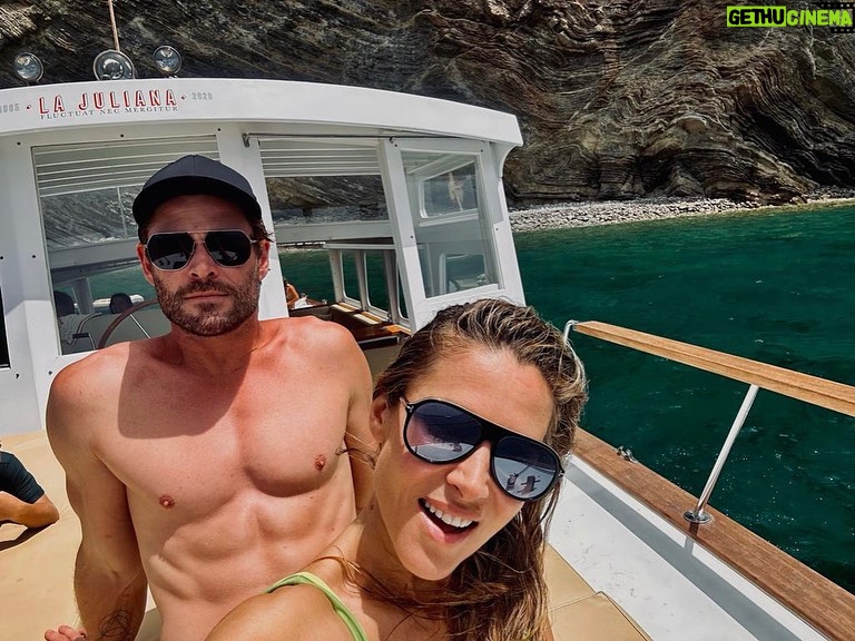 Chris Hemsworth Instagram - A little fun in the sun in Spain 🇪🇸 #familyvacay @elsapataky