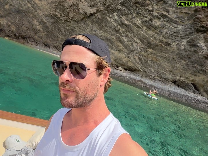 Chris Hemsworth Instagram - A little fun in the sun in Spain 🇪🇸 #familyvacay @elsapataky