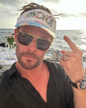 Chris Hemsworth Instagram - Happy birthday to my dad, the greatest man I know! My hero, my mentor, my inspiration. love ya dad!