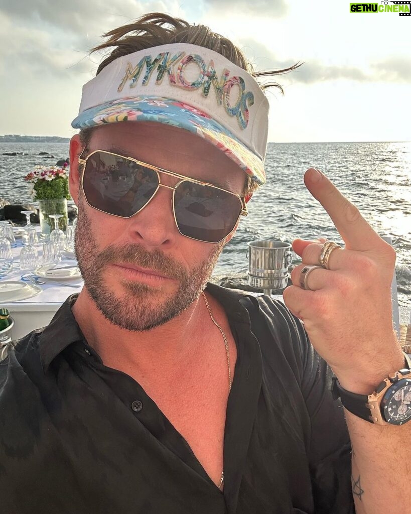 Chris Hemsworth Instagram - Happy birthday to my dad, the greatest man I know! My hero, my mentor, my inspiration. love ya dad!