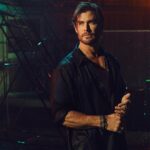 Chris Hemsworth Instagram - Big thanks to @entertainmentweekly for the chat on this beautiful sunny day 😂 Directed by: @alison_wild + @kiwiharding Still Photography: @dennisleupold Writer: @devancoggan Stylist: @samanthamcmillen_stylist Grooming: @lucyhalperin