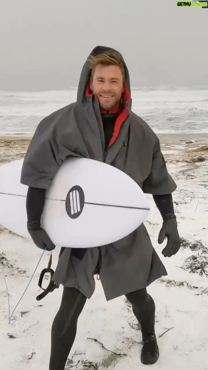 Chris Hemsworth - 2 Million Likes - I miss surfing these perfect conditions we got while filming Limitless