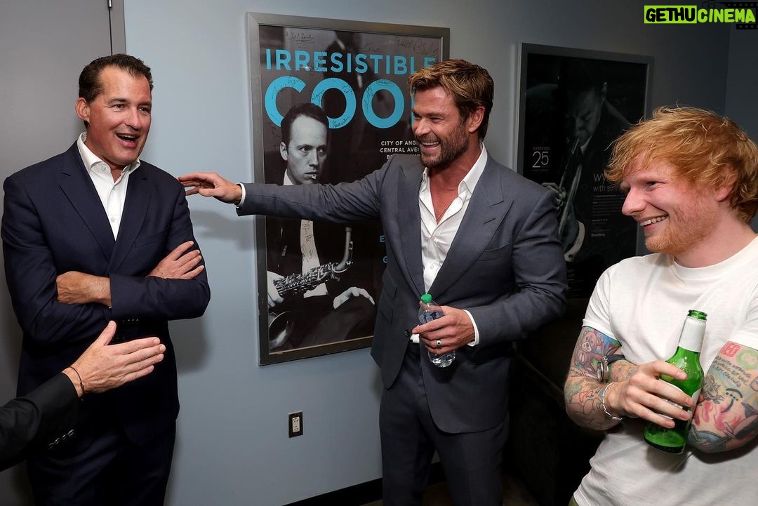 Chris Hemsworth Instagram - Another amazing night for Extraction 2 in NYC! Huge thanks to everyone who came out and all the support for the film has been incredible! Can’t wait for you all to see it on @netflix June 16th! @samhargrave @therussobrothers @wildstateprod @golfarahani @olgakurylenkoofficial @adam_bessa @agbofilms