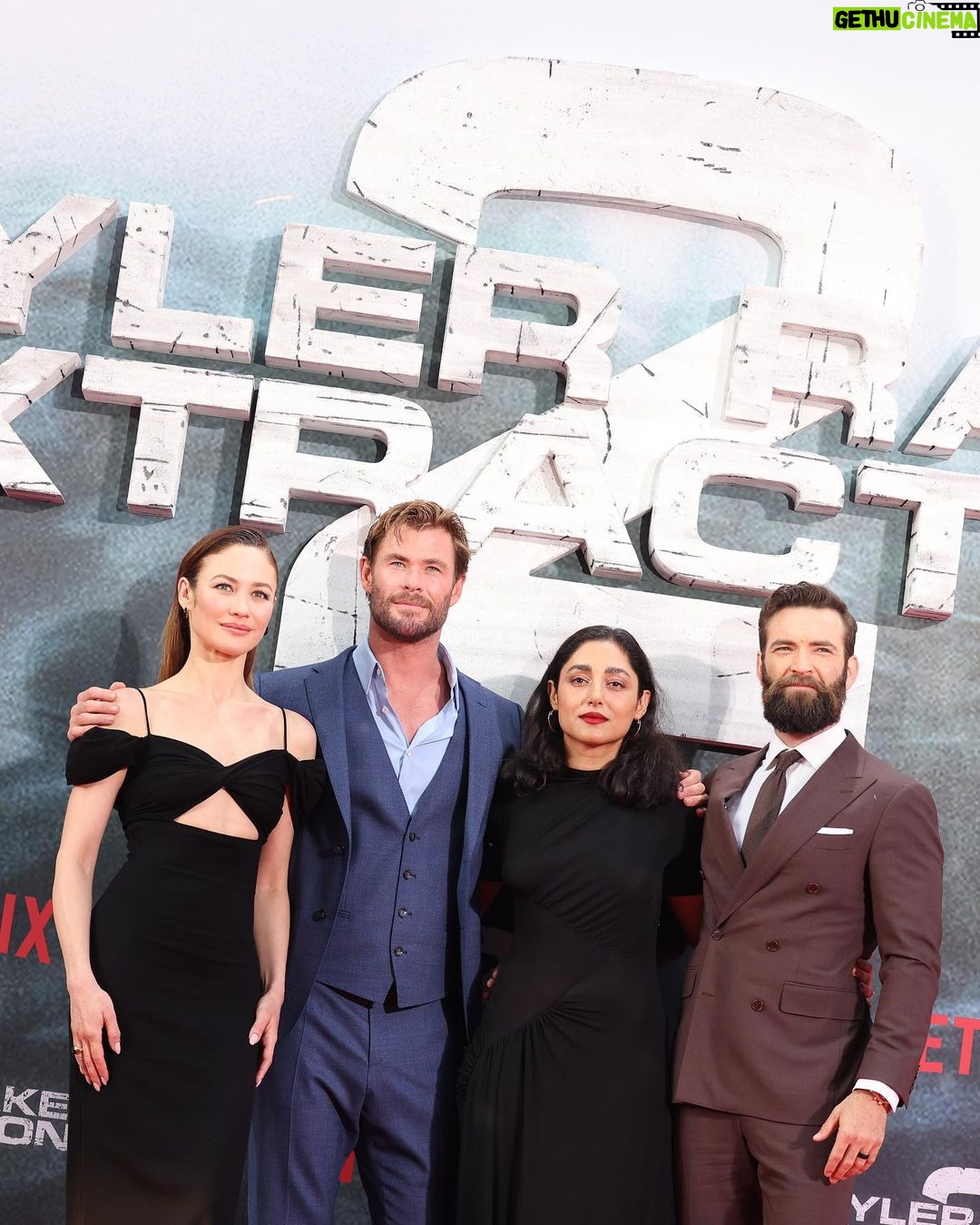 Chris Hemsworth - 1.7 Million Likes - Amazing night in Berlin for the premiere of Extraction 2! Thanks to everyone who came out and for all the love and support! @netflix #extraction2 June 16 @samhargrave @golfarahani @olgakurylenkoofficial @elsapataky