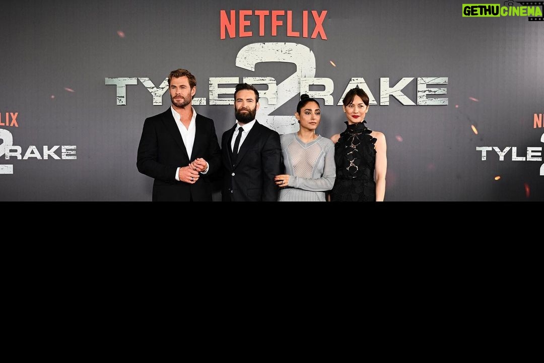 Chris Hemsworth Instagram - After years of coming to Spain and being asked “has my Spanish improved” I can safely say it’s in the palm of my hand. Thanks so much to everyone who turned up for the Extraction 2 premiere . Don’t miss it June 16 only on @Netflix @samhargrave @golfarahani @olgakurylenkoofficial @therussobrothers @wildstateprod