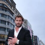 Chris Hemsworth Instagram – After years of coming to Spain and being asked “has my Spanish improved” I can safely say it’s in the palm of my hand.
Thanks so much to everyone who turned up for the Extraction 2 premiere . Don’t miss it June 16 only on @Netflix @samhargrave @golfarahani @olgakurylenkoofficial @therussobrothers @wildstateprod