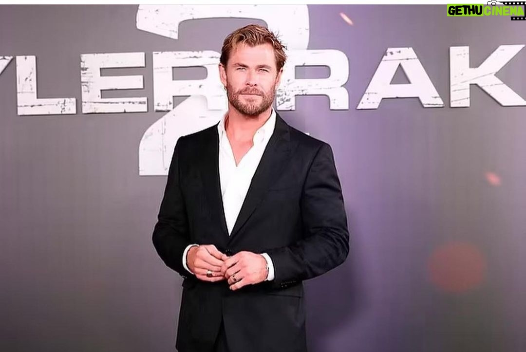 Chris Hemsworth Instagram - After years of coming to Spain and being asked “has my Spanish improved” I can safely say it’s in the palm of my hand. Thanks so much to everyone who turned up for the Extraction 2 premiere . Don’t miss it June 16 only on @Netflix @samhargrave @golfarahani @olgakurylenkoofficial @therussobrothers @wildstateprod
