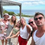 Chris Hemsworth Instagram – Happy holidays to all you beautiful humans! Xo