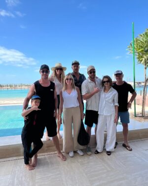 Chris Hemsworth Instagram - A few snaps from an epic family trip to #abudhabi @lukemun @hemsworthluke @liamhemsworth @visitabudhabi
