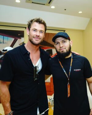 Chris Hemsworth Instagram - A few snaps from an epic family trip to #abudhabi @lukemun @hemsworthluke @liamhemsworth @visitabudhabi