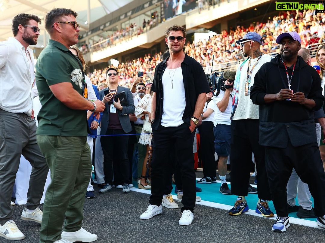 Chris Hemsworth Instagram - What an epic day watching #AbuDhabiGP!! Massive thank you to all involved for the warm welcome and support throughout the day! Huge congrats @maxverstappen1 for taking the win π @hemsworthluke @lewishamilton @liamhemsworth @gabriella_brooks @lukemun