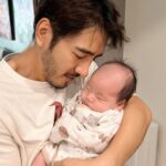 Chris Lee Instagram - My nephew, a drop of golden sun ☀️ 我的姪子，小曙💛 我可以永遠抱著你親著你， 永遠愛你。 Nothing is more important than family, I promise I will love you forever. Xoxo #41歲終於當了叔叔 #你18我都59了沒關係我帶你去蹦迪 #這世上沒什麼比家人更重要的事了 #他跟我哥小時候長一模一樣 #model #actor #familylife #familyisalwaysmyfirstpriority #family #newborn #infant #baby #nephew #unclechirs #unclekiss #iloveyouforever Taoyuan, Taiwan