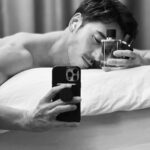 Chris Lee Instagram - 🇮🇹 I do wear perfume before bed. 我有個習慣， 洗好澡後上床前， 都會稍微噴一點香味在身上， 然後伴著香味帶給我的想像入睡。 神秘、優雅、沉穩魅力的木質香 深邃的海洋氣息， 爽朗與沉穩兼具的男性印象， 木質感性 X 海洋清爽， 定調自信率性。 And yes, I love being clean&sexy. #寄情水男性香精 #armanibeauty #armanibeautytw #armanibeautytaiwan @armanibeauty Taipei, Taiwan