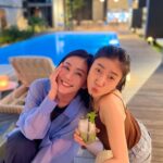 Chris Lee Instagram - 👬👭one love 幹嘛幹嘛幹嘛！ 尬派囡仔大小！ #這世代沒有什麼不可能 #婚姻平權但結婚了就要好好經營喔 #其實我們在比乳頭顏色誰比較粉… #model #actor #chrislee1111travels #yilan #taiwan #villa #pool #poolparty #thanksto二十輪 #bff #yolo #workhardplayhard 二十輪Villa 宜蘭館 Swiio Villa Yilan