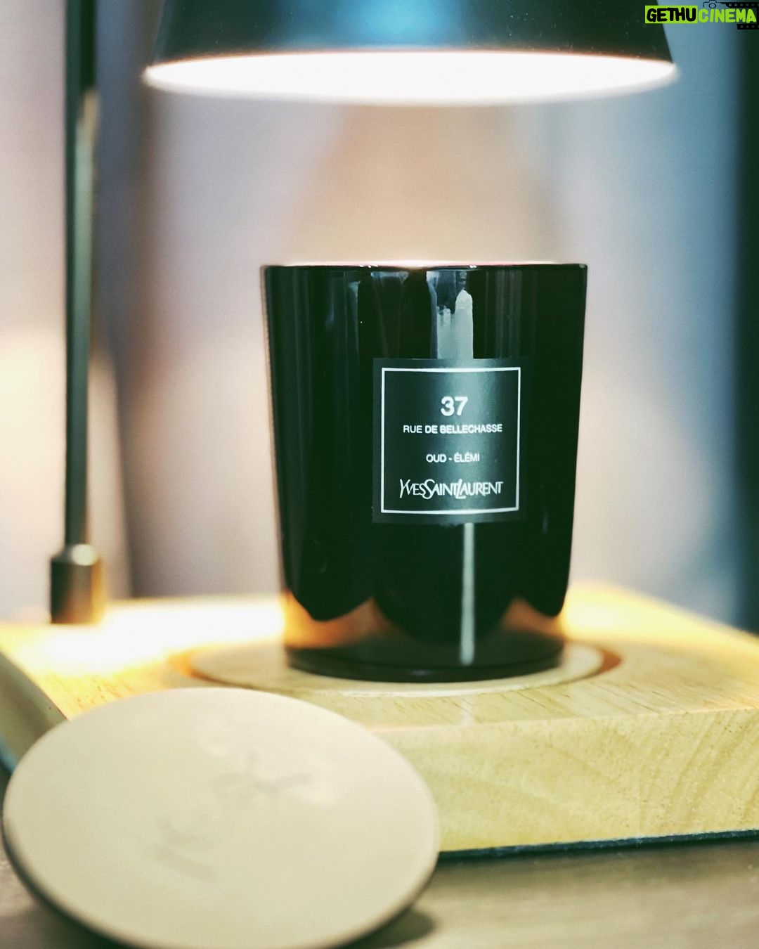 Chris Lee Instagram - @ysl @yslbeauty @yslbeautytw Wearing the new release CUIR scent I feel super sophisticated, Not just me myself, but also my room. SEXY like I should’ve been! 有沒有某些時候, 經過一間充滿皮革香氣的店, 你就忍不住的拿起裡面的飾品或服飾, 深深吸進一大口氣, 細細品味那令人著迷的氣味。 我常常。 YSL時尚訂製香水即將在6/1推出全新 黑色皮衣香水囉! 這次時尚訂製系列同時也會限量推出 3款時尚訂製香氛蠟燭, 立馬點起來! 我房間現在就像充滿皮革香氣的店一樣, 再也不用在外面一直偷吸人家的皮製品了。 愛不釋手!!! #整個人跟房間聞起來好性感 #太喜歡了啦怎麼辦 #覺得自己又更迷人了一點🤣 #model #actor #chrislee1111decorates #ysl #yslbeauty #yslbeautytw #yslbeautytaiwan Taipei, Taiwan