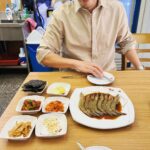 Chris Lee Instagram - 老奶奶的醬蟹🦀 身為 #羊羊羊pd 的大粉 有機會來南韓一定要來她光顧兩次的店 每次看她吃醬蟹真的饞死我了 這次終於成就達成✅ #其實有點鹹所以要配飯 #醬蝦意外的好吃 #我一個人吃飯時都看吃播 #老奶奶叫韓女士很和藹但我語言不通 #model #actor #chrislee1111travels #seoul #korea #yolo #foodie #foodieforlife #iliketoeateateateat #eatfatmyself Seoul, Korea