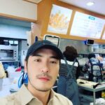Chris Lee Instagram - 老奶奶的醬蟹🦀 身為 #羊羊羊pd 的大粉 有機會來南韓一定要來她光顧兩次的店 每次看她吃醬蟹真的饞死我了 這次終於成就達成✅ #其實有點鹹所以要配飯 #醬蝦意外的好吃 #我一個人吃飯時都看吃播 #老奶奶叫韓女士很和藹但我語言不通 #model #actor #chrislee1111travels #seoul #korea #yolo #foodie #foodieforlife #iliketoeateateateat #eatfatmyself Seoul, Korea
